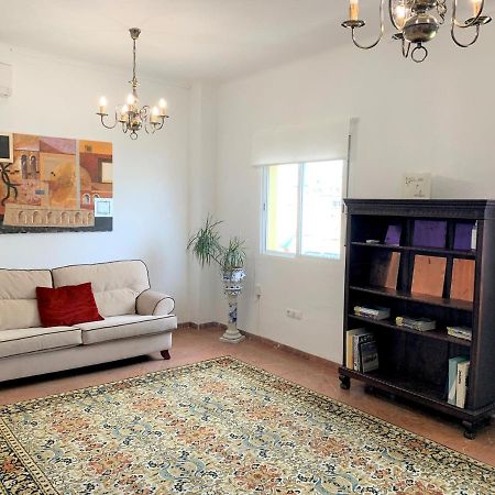 Wide And Traditional- 2Bd 1Bth- Gavidia Севиля Екстериор снимка